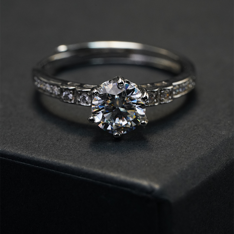 Brilliant-Cut Engagement Ring