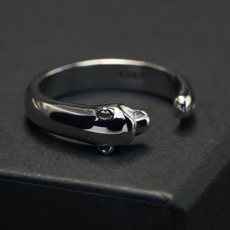 Smooth Panther Style Ring